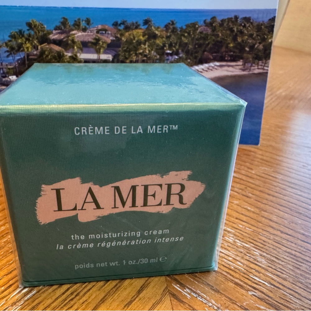 La Mer the moisturizing cream; NWT, sealed, 1 oz. Purchased from Dillards 2025.
